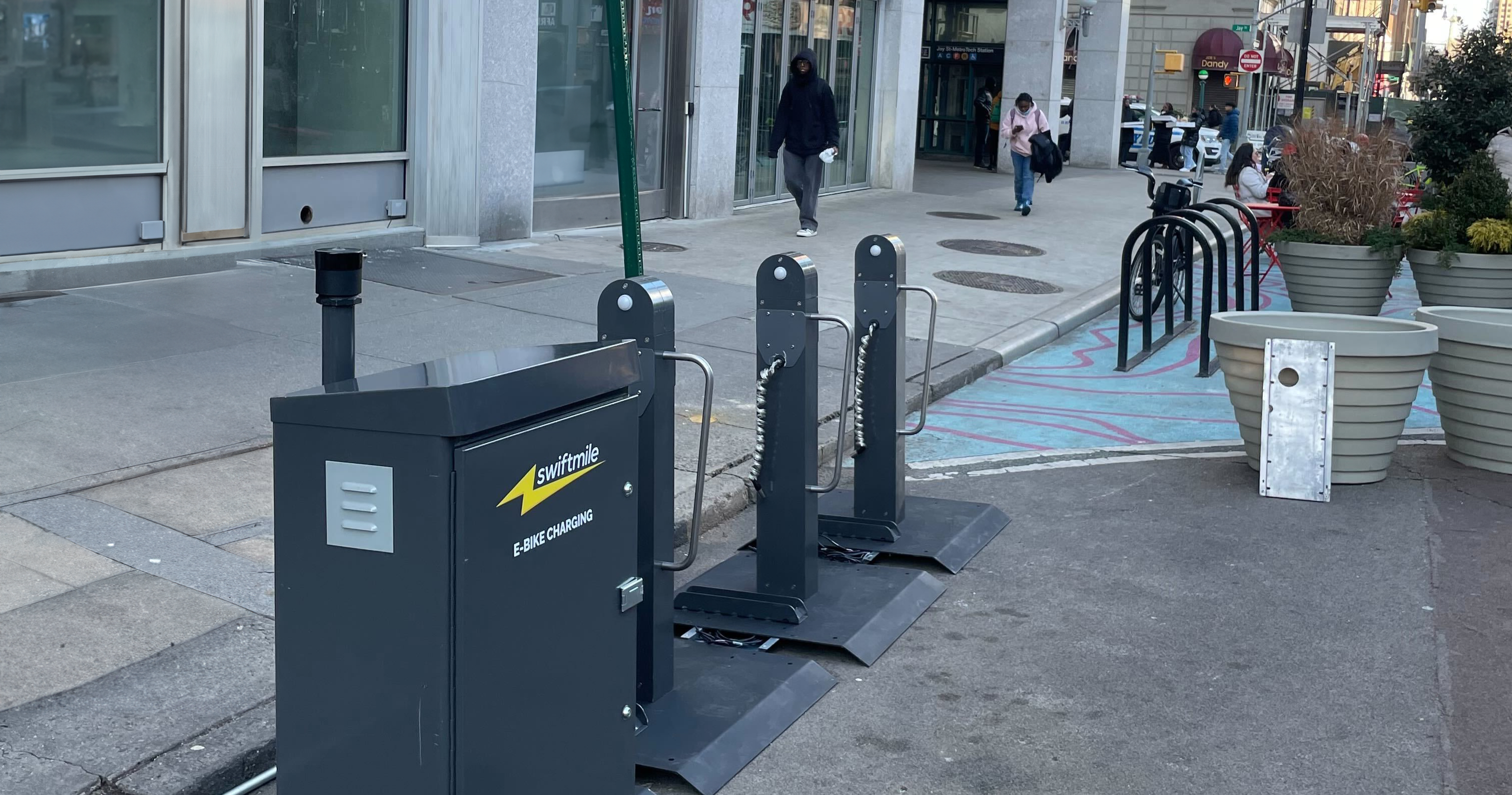 View of Mayor Adams announces activation of city’s first e-bike charging site ...